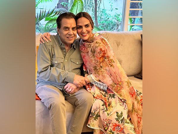 Dharmendra with Esha Deol (Image Source: Instagram)