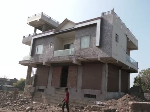 Man in Jammu moves 4-storey house to save wife's memories (Photo/ANI)