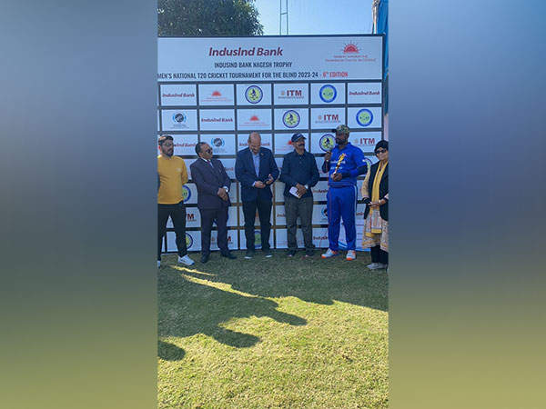 Karnataka's Prakash Jayaramaiah getting 'Player of the Match' award (Image: CABI)