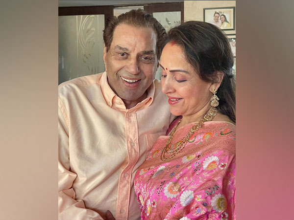 Dharmendra, Hema Malini (Image source: Instagram)