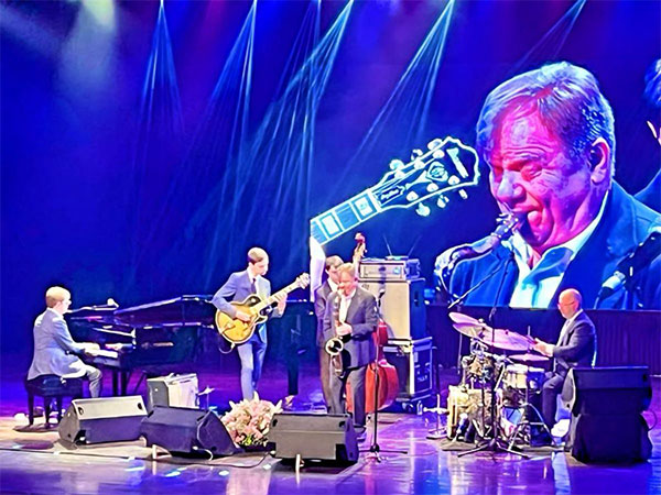 Renowned Saxophone Maestro Igor Butman Mesmerizes Mumbai Audience in Spectacular Jazz Performance