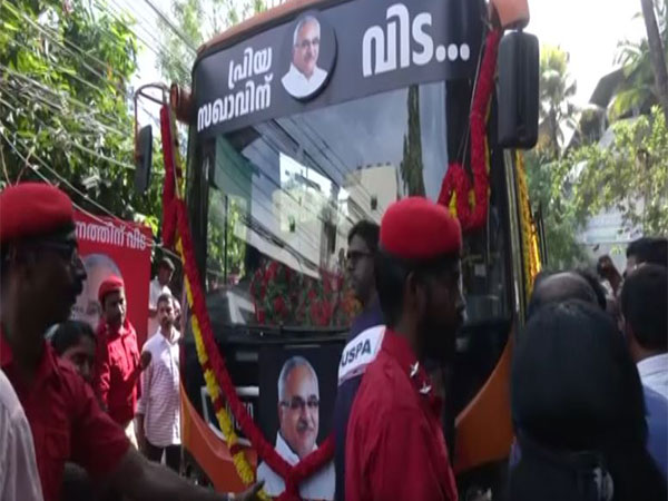 The mortal remains of Communist Party of India (CPI) State Secretary Kanam Rajendran being taken to his native place, Vazhoor, in Kottayam district. (Photo/ANI)