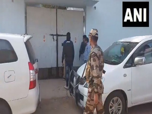 Income Tax officials arrive at premises (Photo/ANI) 