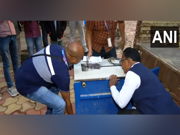 40 counting machines brought, 140 bags out of 176 have been counted (Photo/ANI)