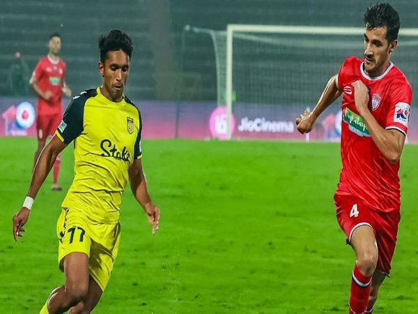 Hyderabad FC and NorthEast United FC in action. (Photo- ISL)