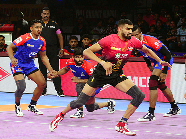 Bharat in action against Haryana Steelers during Pro Kabaddi League season 10 (Image: PKL)