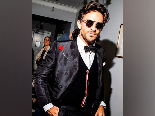 Jonathan Bailey (Image source: Instagram) 