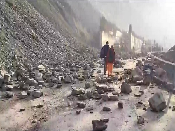 Visuals of stone shooting on highway in Ramban district. (Photo/ANI) 