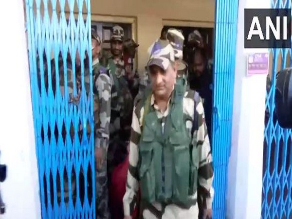 come Tax officials and CISF personnel leave Balangir after IT raid at Congress MP Dhiraj Sahu's premises ends. (Photo/ANI)