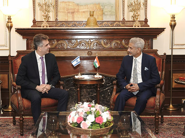 S Jaishankar with his Israeli counterpart Eli Cohen in New Delhi (Photo Credit: Twitter/@DrSJaishankar)