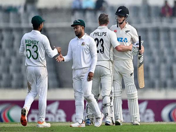 Bangladesh and New Zealand players after the second Test (Photo: ICC)
