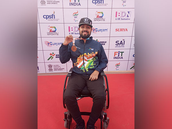 Pranav Soorma posing with his medal. (Photo- SAI/MYAS)