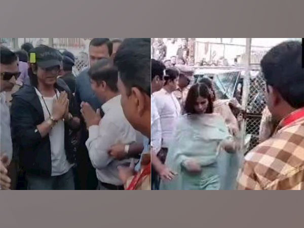 Shah Rukh Khan with Suhana Khan in Shirdi (Image Source: ANI)