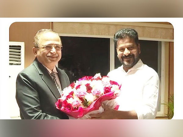 Telangana Chief Minister Revanth Reddy with Chief Justice of Telangana HC (Photo/X @revanth_anumula)