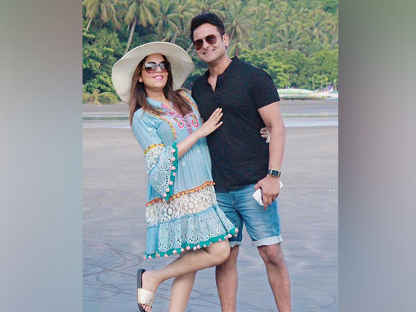 Sugandha Mishra, Sanket Bhosale (Image source: Instagram)