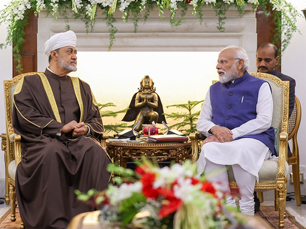 Prime Minister Narendra Modi with Oman Sultan Haitham bin Tarik (Photo/X@narendramodi)