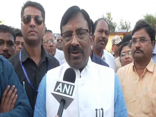 Maharashtra Minister Sudhir Mungantiwar (Image/ANI)