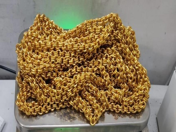 Gold chains seized at Delhi airport. 