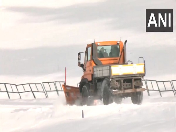 Visual of rescue work from Gulmarg after abrupt Snowfall (Photo/ANI)