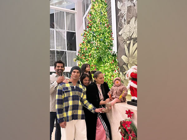 Bipasha Basu, Karan Singh Grover with daughter Devi (Image Source: Instagram)