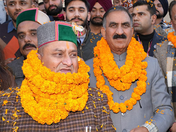 Vinay Kumar greeted at Tapovan Dharamsala in Kangra (Image/ANI)