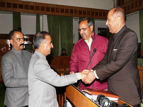 Himachal CM Sukhu meets LoP Jai Ram Thakur (Photo/ANI)