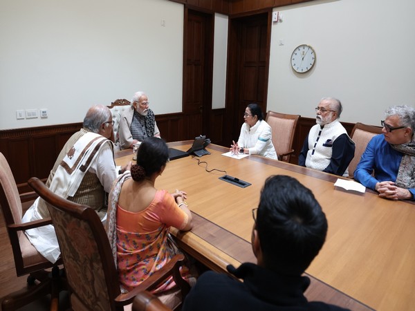 West Bengal Chief Minister Mamata Banerjee meets PM Modi. (Photo/X @PMOIndia)