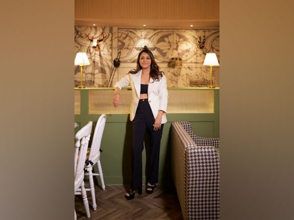 Gauri Khan at Grandmama's Cafe, Juhu