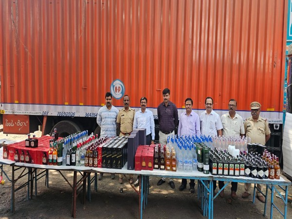 Excise department seizes foreign liquor in Mumbai (Photo/ANI)