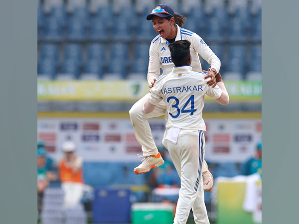 Pooja Vastraka celebrating with Harmanpreet Kaur (Photo- BCCI Women/X)