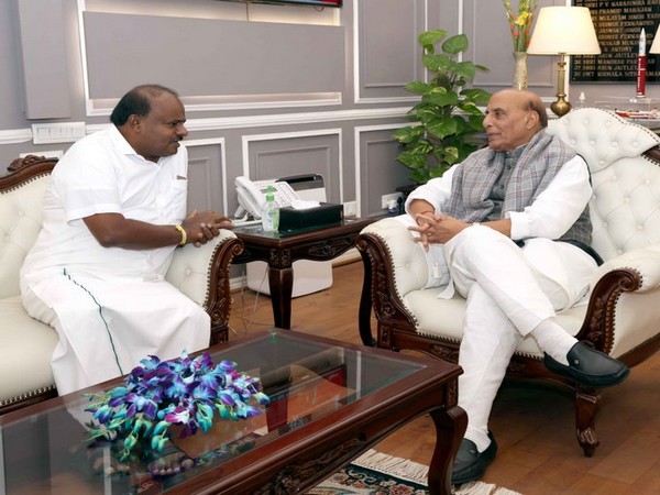 HD Kumaraswamy meets Rajnath Singh in Delhi (Photo/ANI)