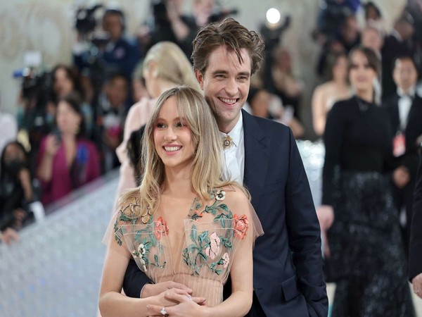 Robert Pattinson, Suki Waterhouse (Image source: X)