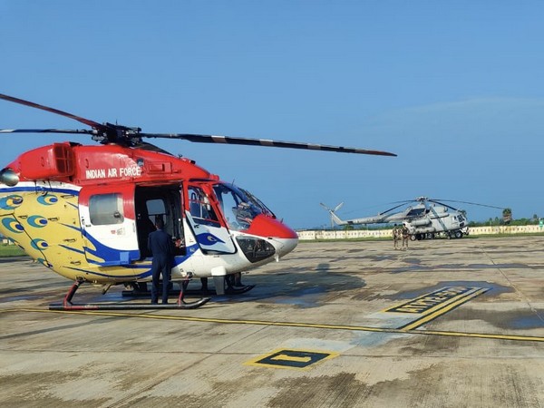 IAF MI-17 V5 and ALH-Dhruv carry out relief operation in flood-affected areas in Thoothukudi. (Photo/ANI)