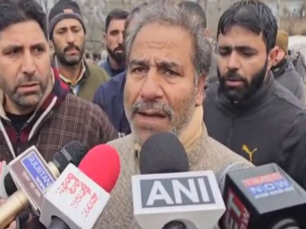 Family members mourn loss of Mohd. Shafi (Photo/ANI)