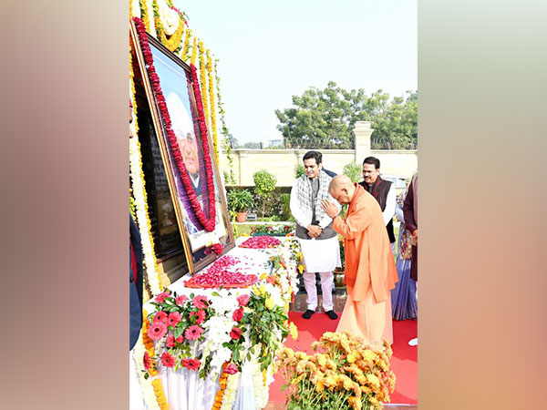 UP CM Yogi Adityanath pays tribute to former PM Atal Bihari Vajpayee (Photo:X/@myogiadityanath)