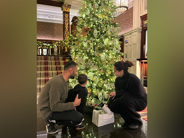 Anand Ahuja, Vayu, Sonam Kapoor (Image source: Instagram)