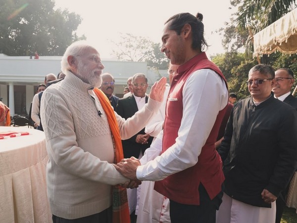 PM Narendra Modi and actor Dino Morea (Image source: X)