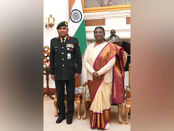 Army Chief Manoj Pande calls on President Droupadi Murmu in Delhi. (Photo/Rashtrapati Bhavan)