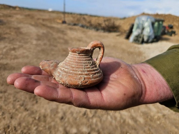 Byzantine oil lamp (Photo/TPS)
