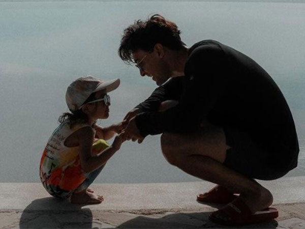 Aayush Sharma with daughter Ayat (Image source: Instagram)