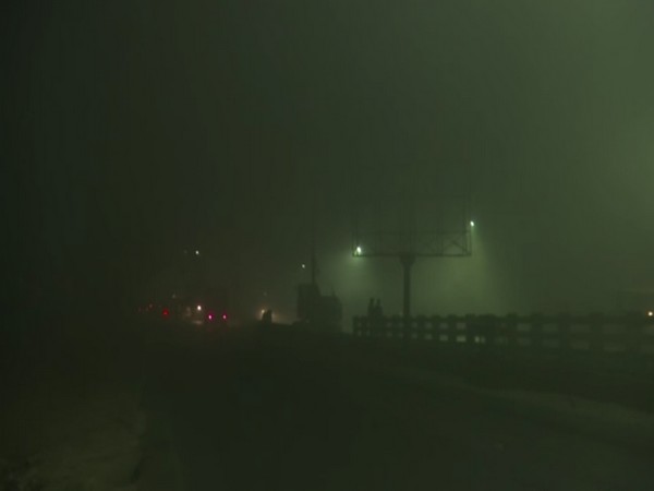 Low visibility in UP's Gorakhpur due to fog. (Photo/ANI)