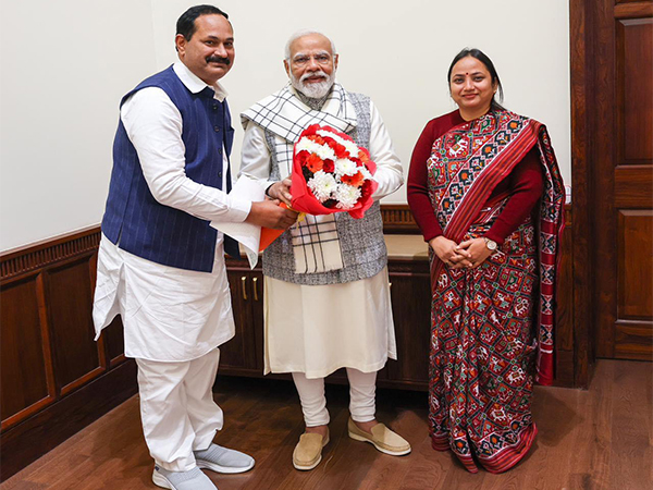 BSP MP Sangeeta Azad and former MLA Azad Ari Mardan meets Prime Minister Narendra Modi in Delhi (Photo/ANI)