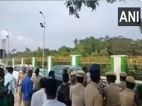 Tamil Nadu Governor RN Ravi's motorcade arrives in Island ground, Anna Salai in Chennai (Photo/ANI)