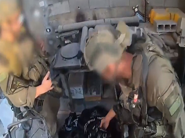 IDF forces conduct a raid inside a Hamas tunnel complex (Photo/ X @IDF)