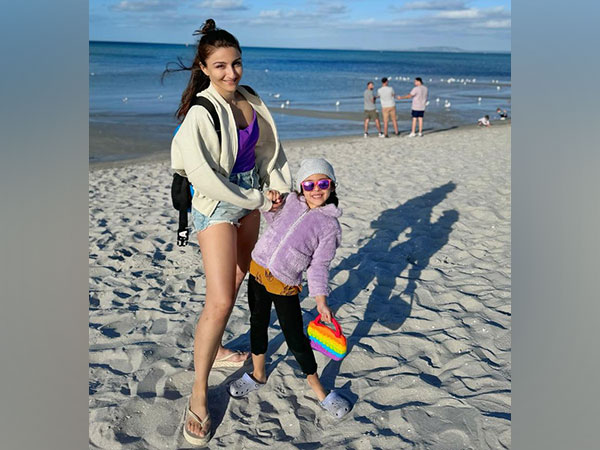 Soha Ali Khan with daughter Inaaya (Image source: Instagram)
