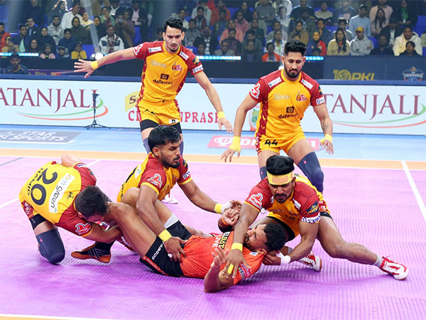 U Mumba and Telugu Titans players in action (Photo: PKL)