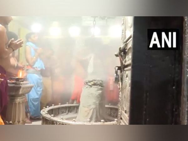 Bhasma Aarti being performed at Mahakal Temple (Photo/ANI)