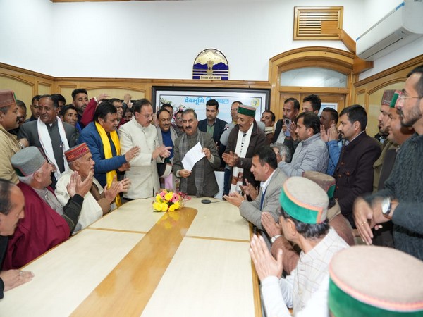 Delegation of the Hattee Community with Chief Minister Sukhvinder Singh Sukhu. (Photo/ANI)