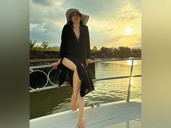  Karisma Kapoor (Image source: Instagram)