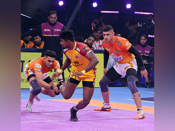Puneri Paltan in action against Telugu Titans during Pro Kabaddi League season 10 (Image: Puneri Paltan/PKL)
